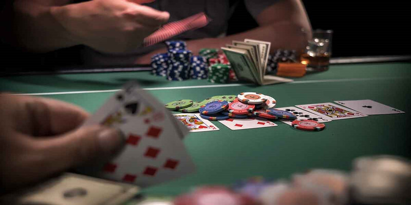 Cách Chơi Poker - Hướng Dẫn Chi Tiết Từ A-Z Cho Người Mới